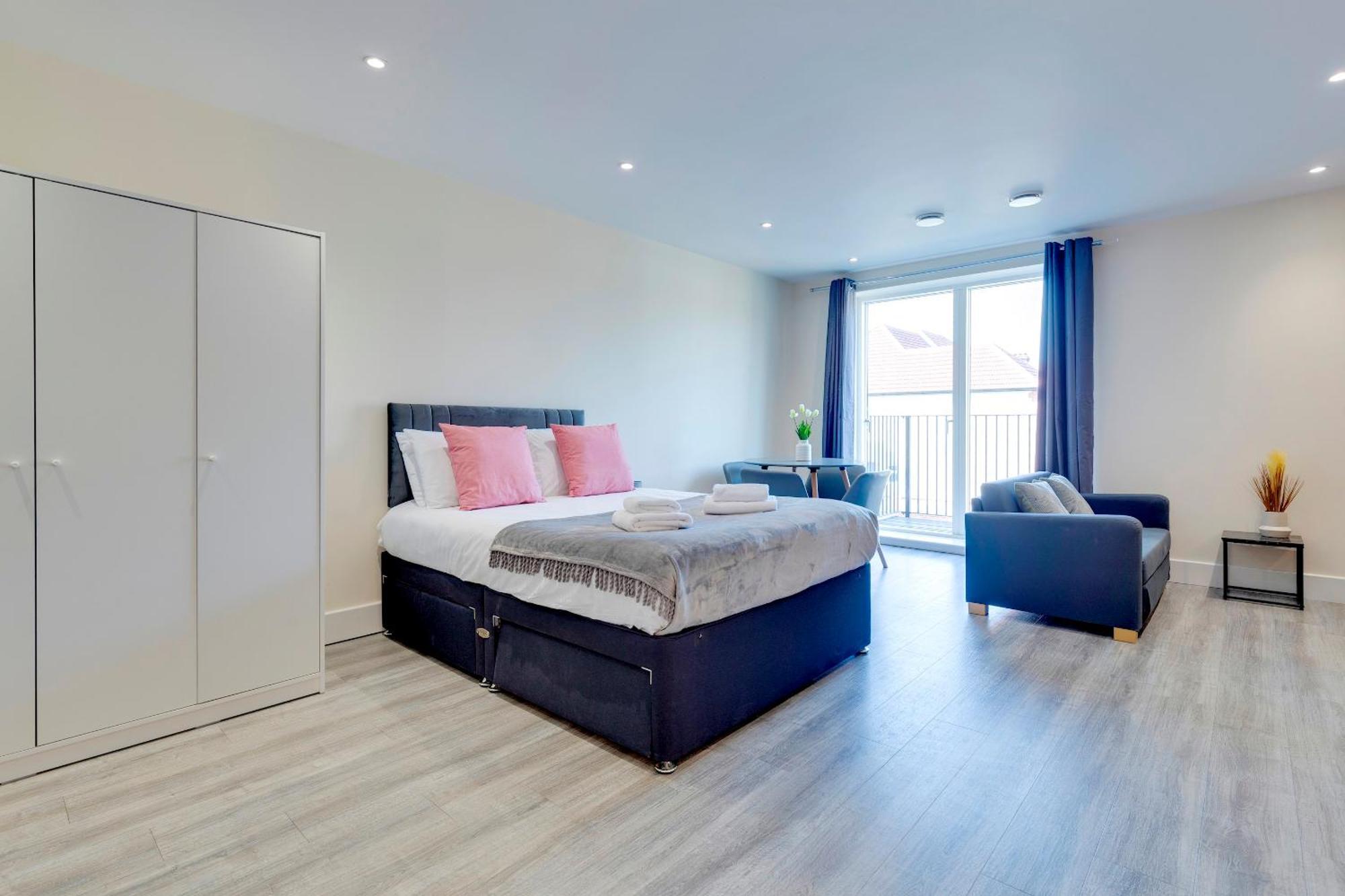 Apartment Spacious Comfortable And Modern Unit Pass The Keys