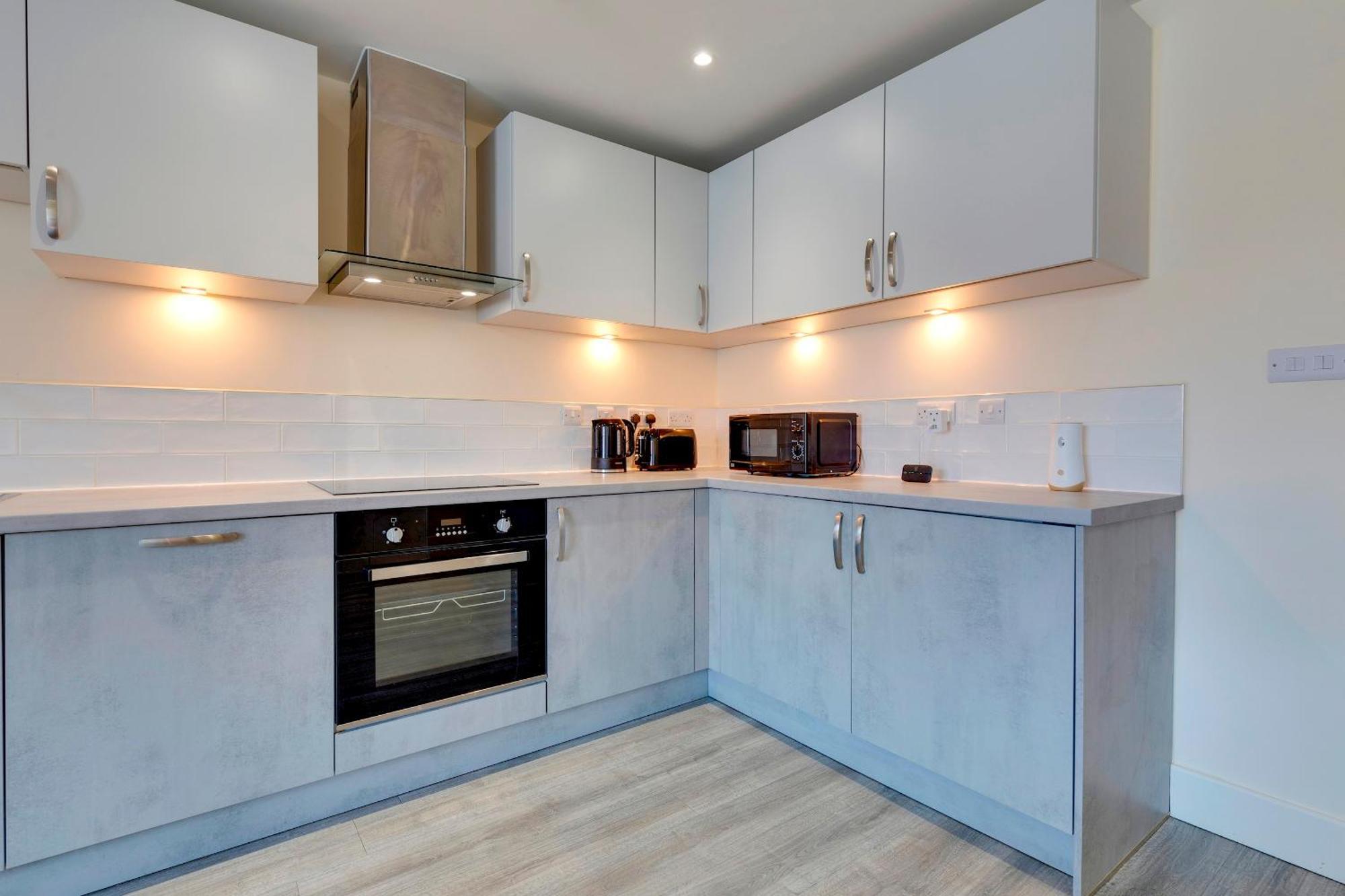 Apartment Spacious Comfortable And Modern Unit Pass The Keys *